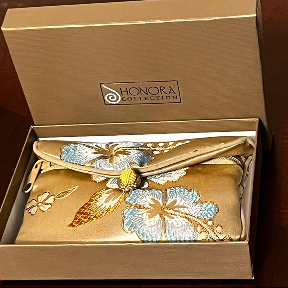Honora Collection Handbags - Honors Collection silk coin purse
